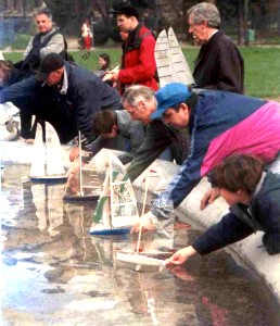 Il Mare a Milano Le Grandi Esplorazioni — Ore 16.00: Premiazione del concorso di disegno ed illustrazione Uno (2002) – immagine 4